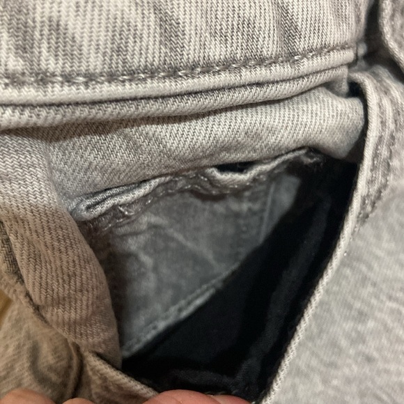 Universal Thread grey vintage midi shorts. good quality and well kept. size 0/25 - Picture 7 of 7